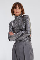 Top Iris in Silver