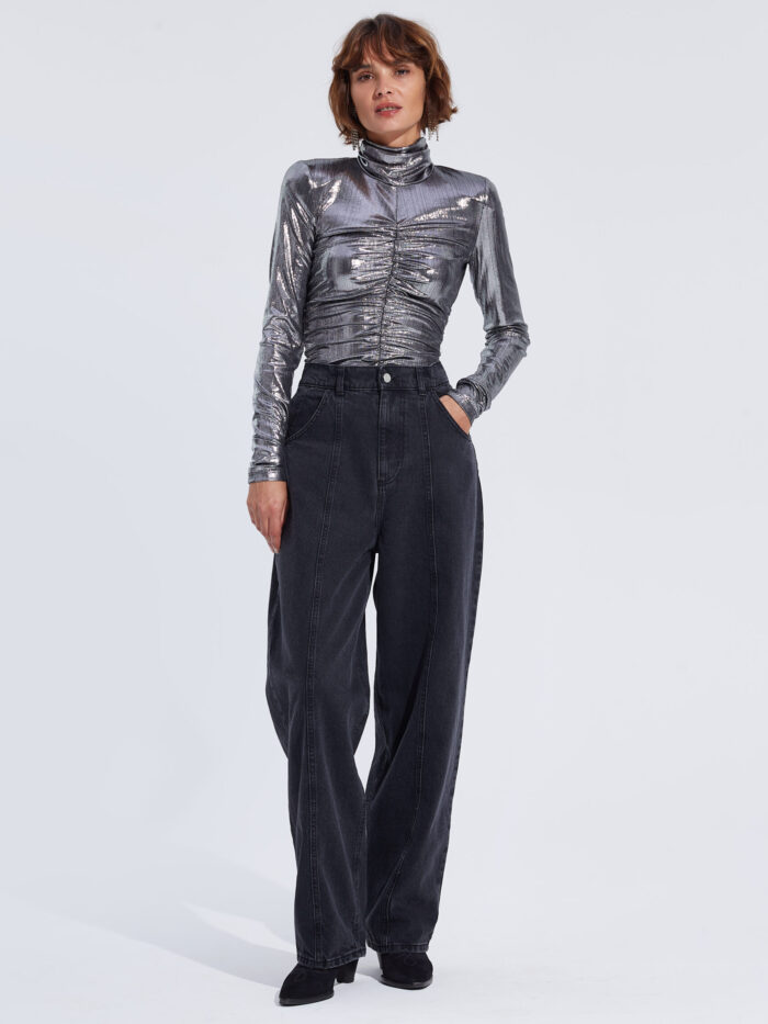 Top Iris in Silver