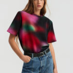 AFFAIR_8071_8246 Top Margo in blurred meadow