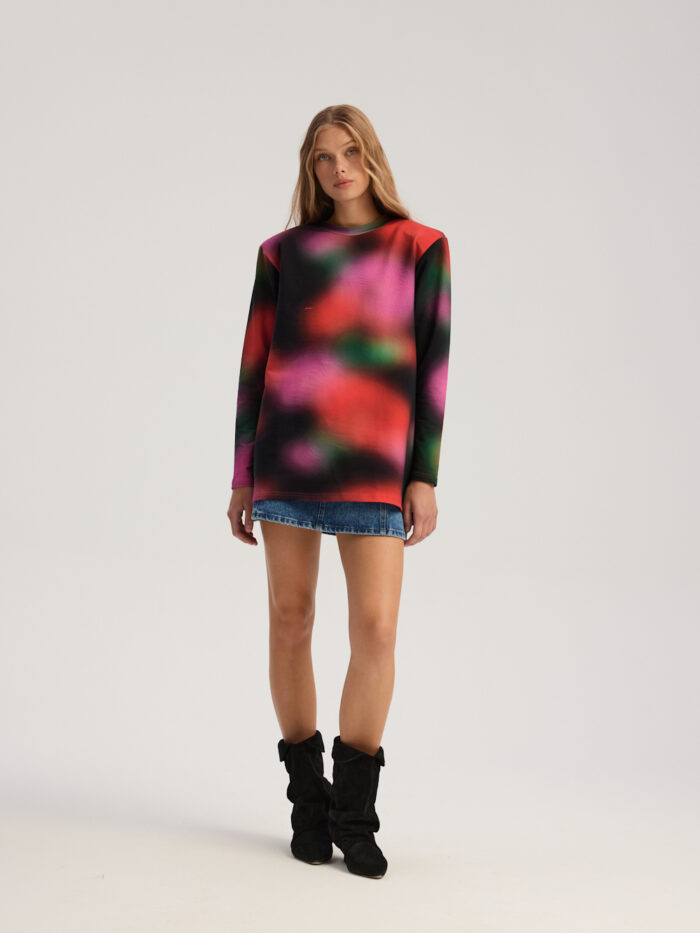 Palmer Longsleeve in blurred meadow