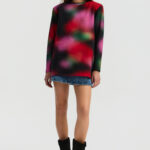 AFFAIR_8129_8249 Palmer longsleeve in blurred meadow