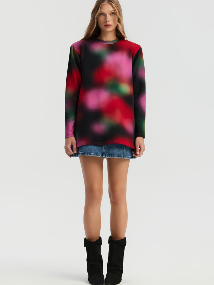 Palmer Longsleeve in blurred meadow