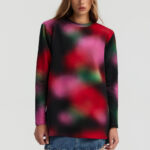 AFFAIR_8146_8251 Palmer longsleeve in blurred meadow