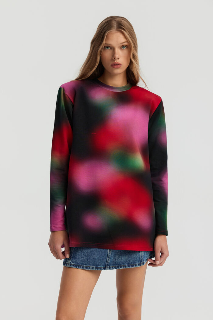 AFFAIR_8146_8251 Palmer longsleeve in blurred meadow
