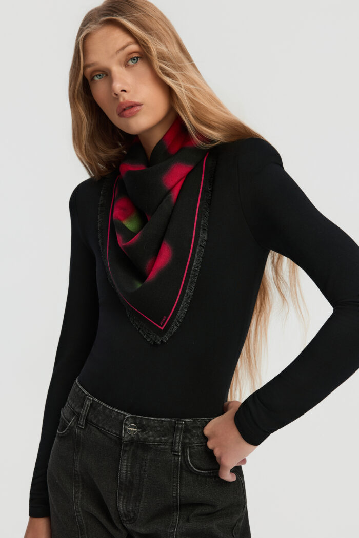 AFFAIR_8384 1_8170 Chusta Isla red poppies