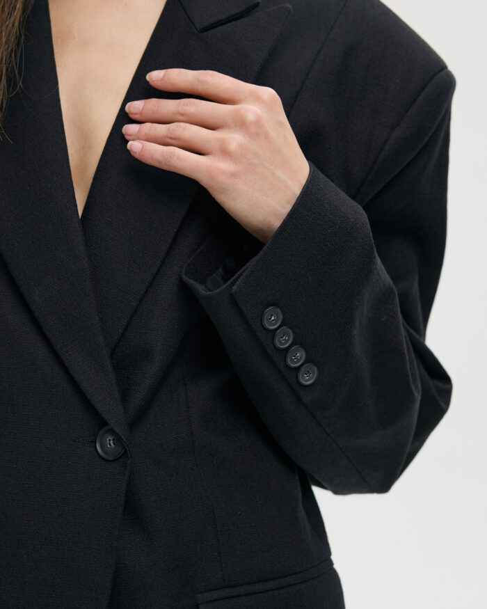 Rima jacket in black