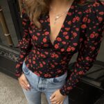 Czarny Top Dolly w drobne maki